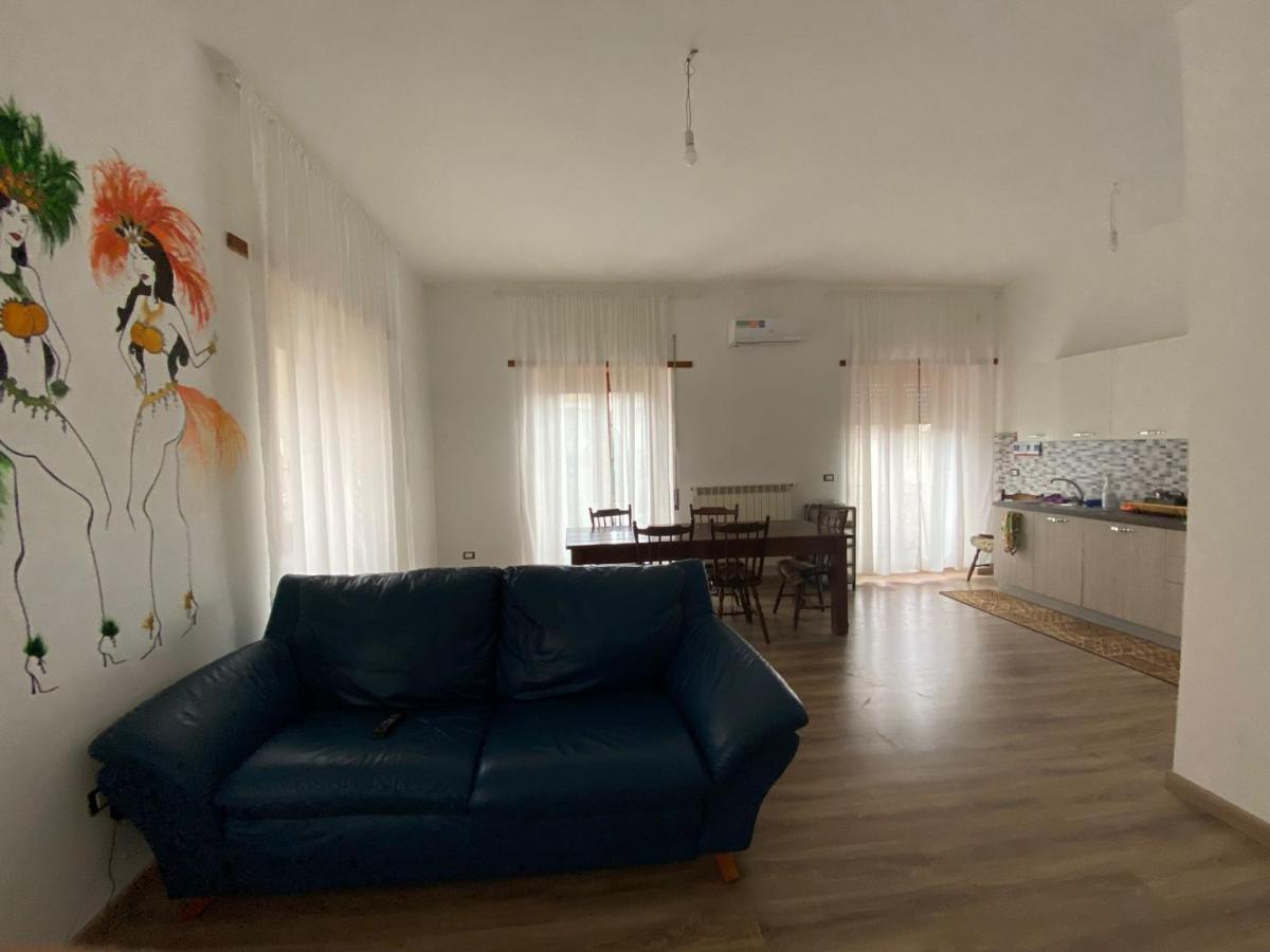 La Casa Di Gianfry Apartment Paola Exterior photo